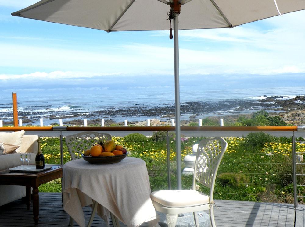 138 Marine Beachfront Guesthouse Hermanus Exterior foto