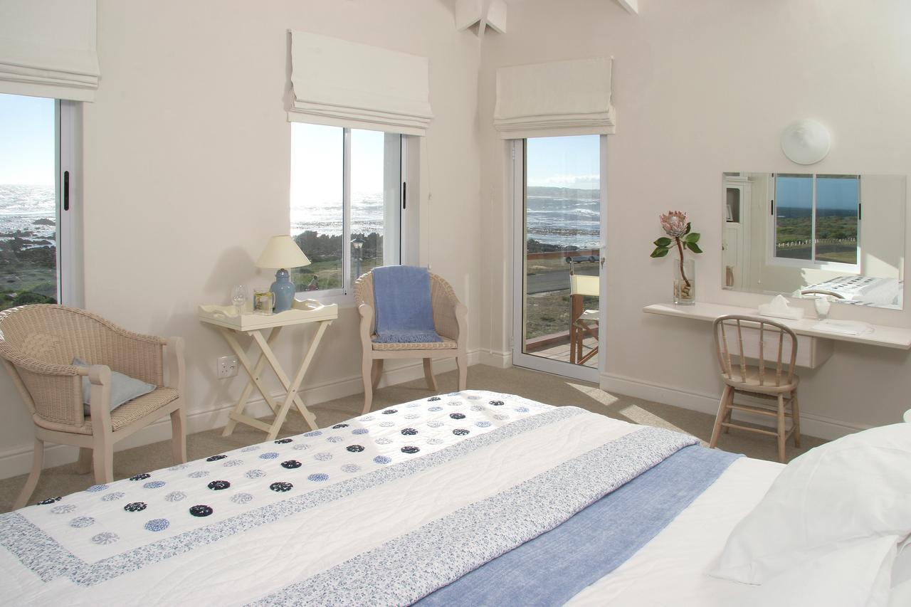138 Marine Beachfront Guesthouse Hermanus Exterior foto